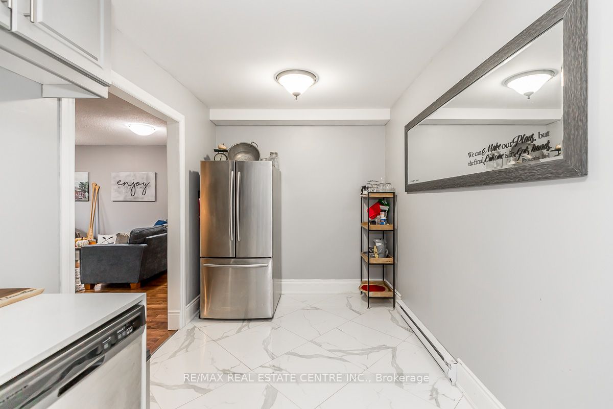 90 Lawrence Ave, #96