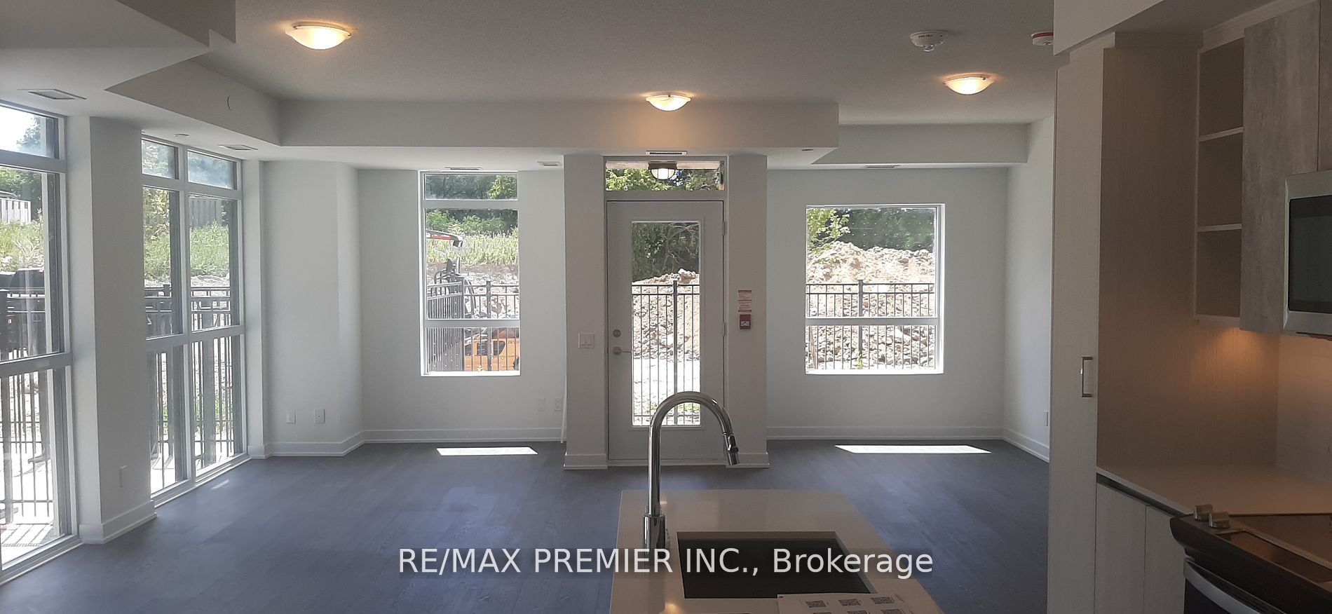 251 Manitoba Street, #116