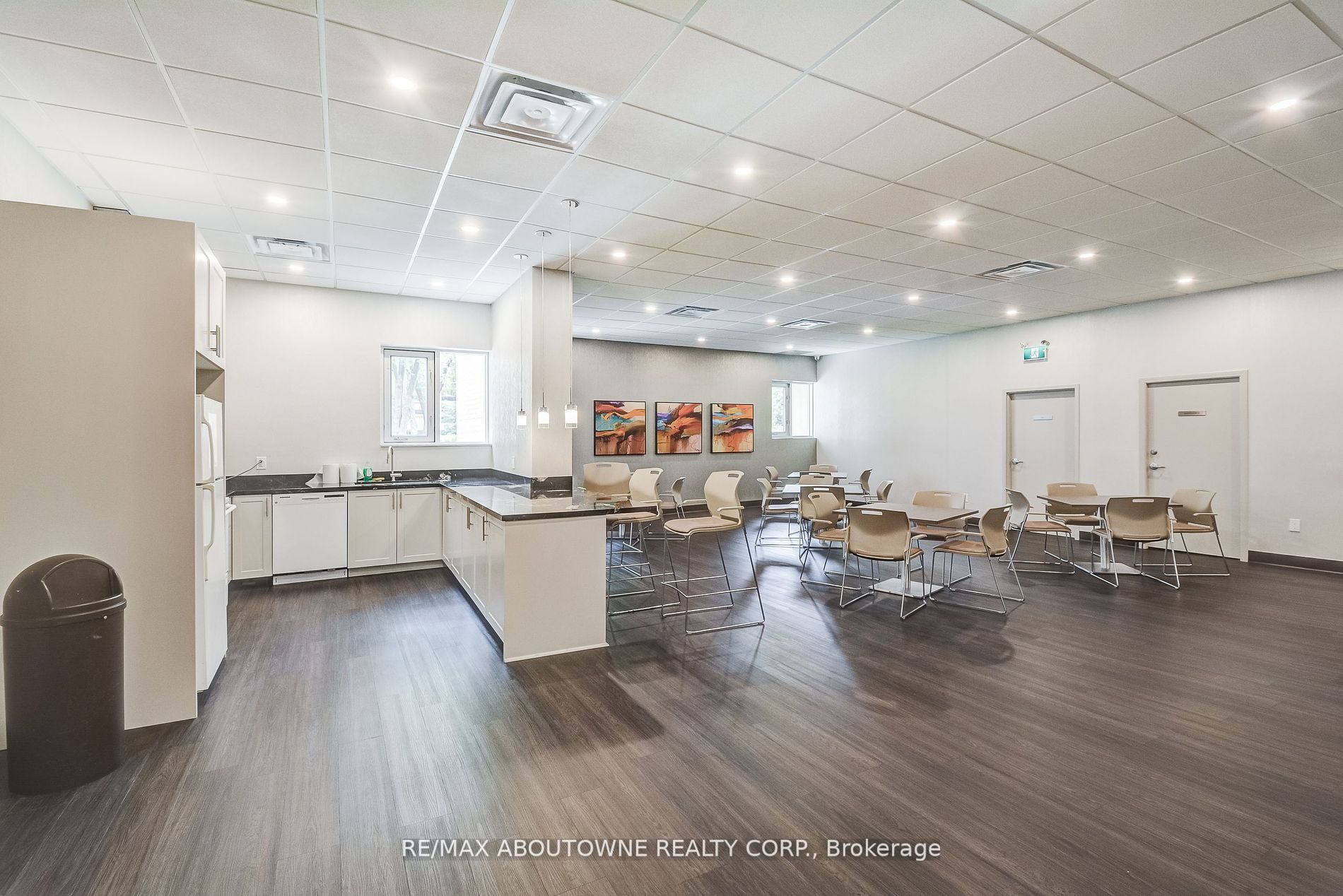 812 Burnhamthorpe Rd, #Ph2
