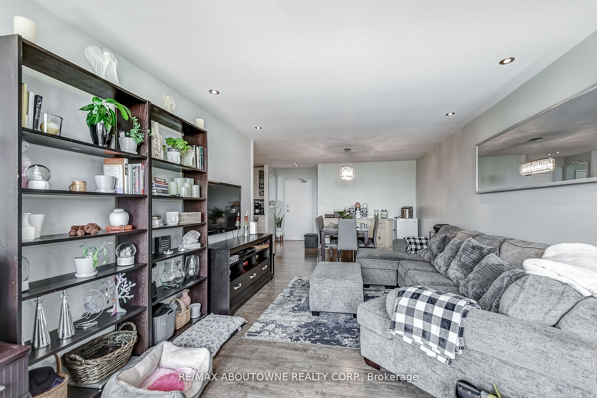 812 Burnhamthorpe Rd, #Ph2