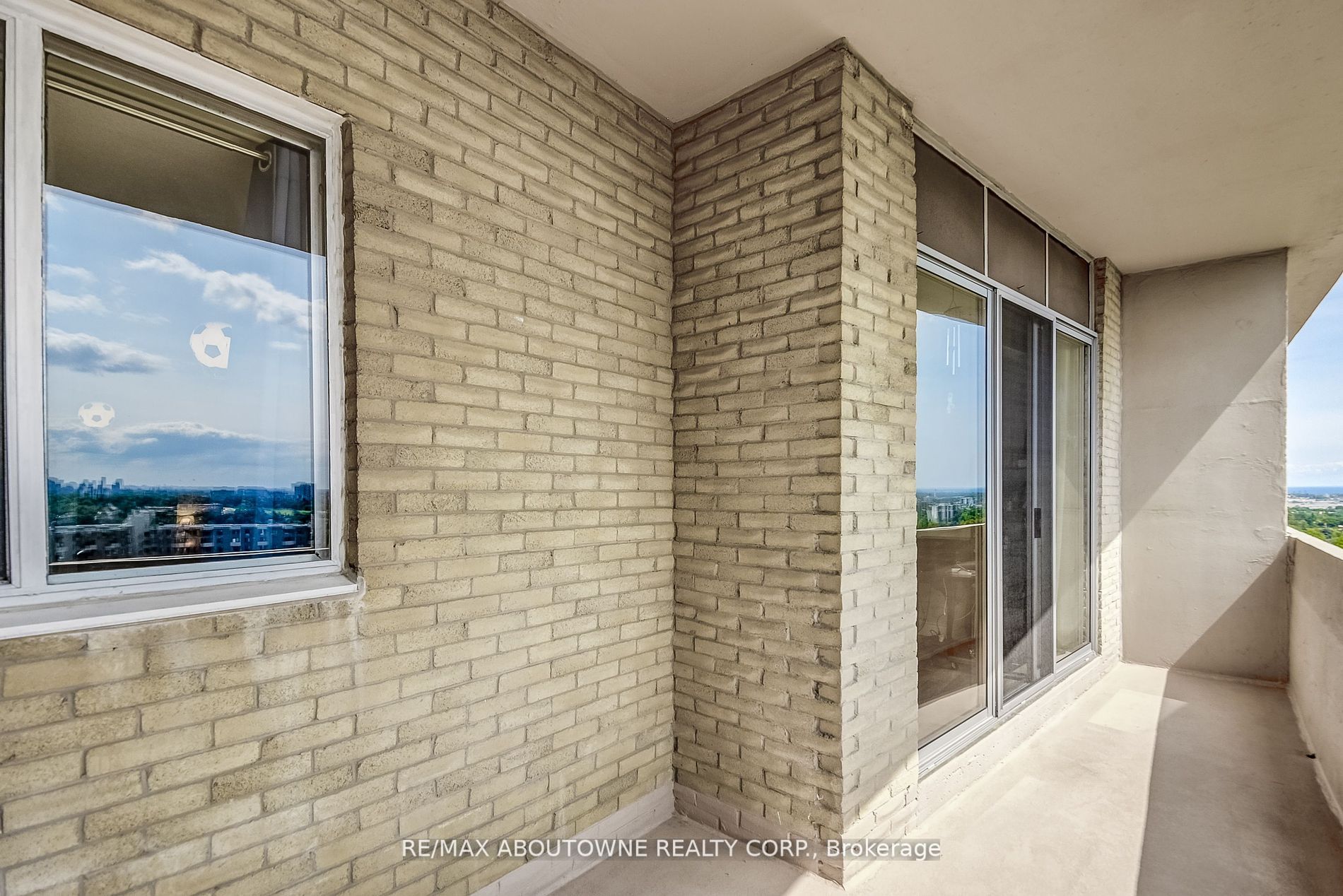 812 Burnhamthorpe Rd, #Ph2