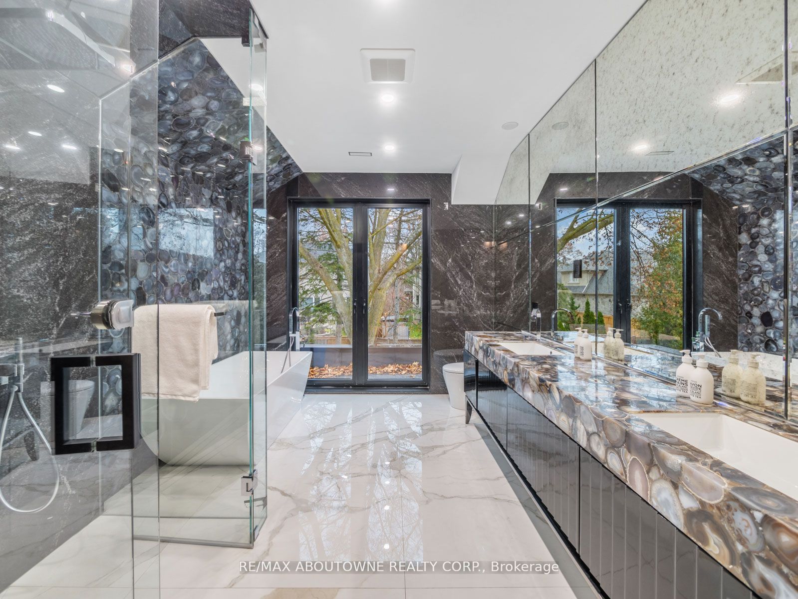 1477 Duncan Road