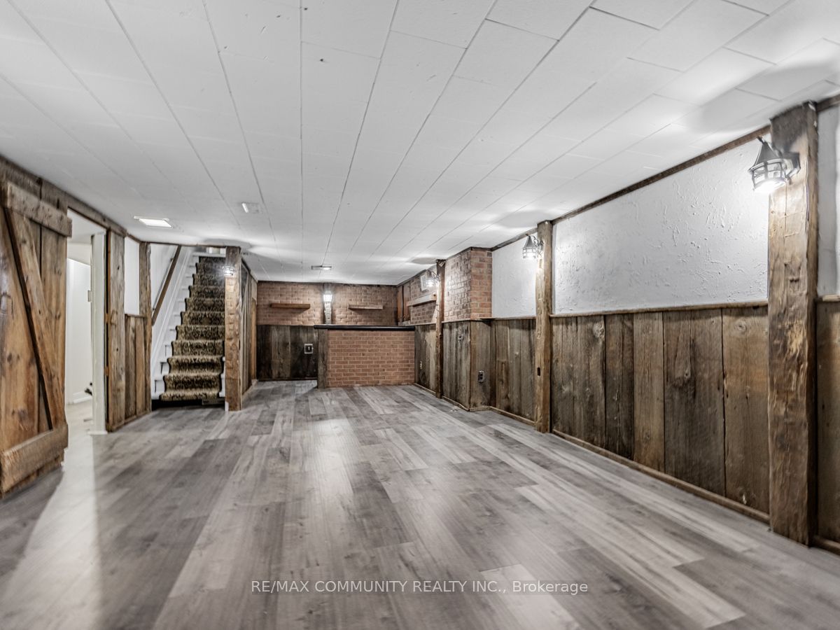 344 Leonard St