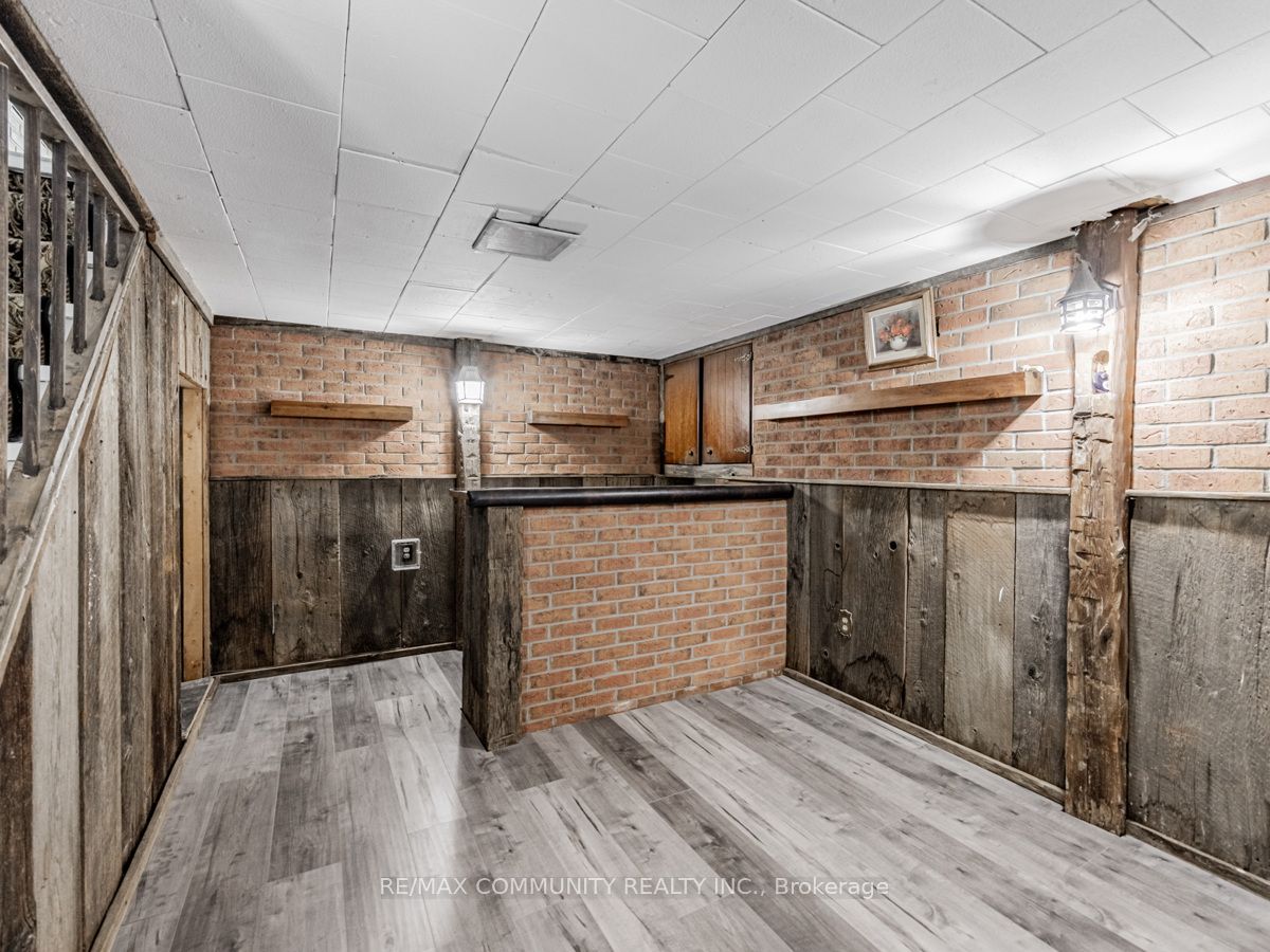 344 Leonard St