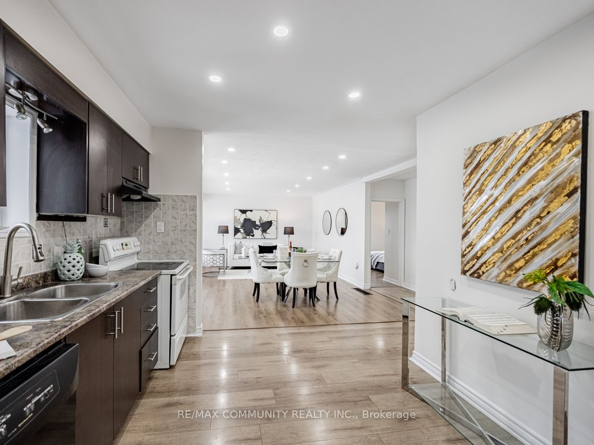 344 Leonard St