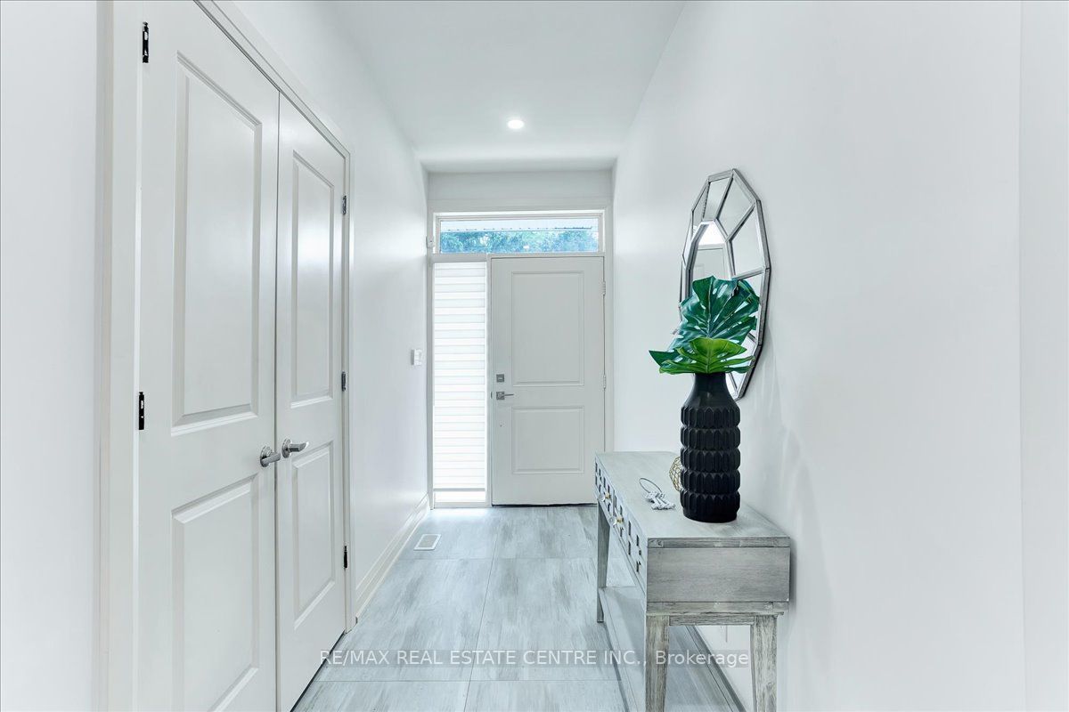 89 Anne Boulevard