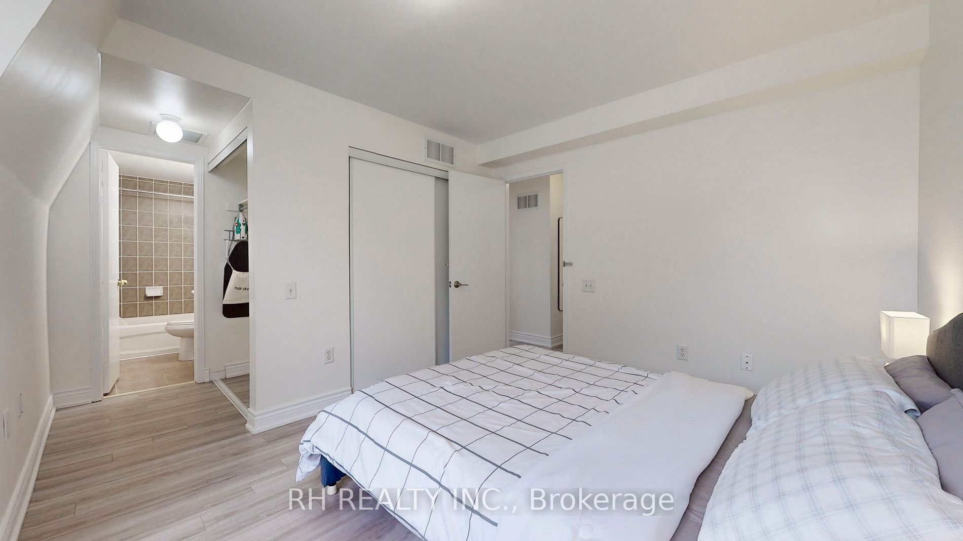 760 Lawrence Ave W, #79