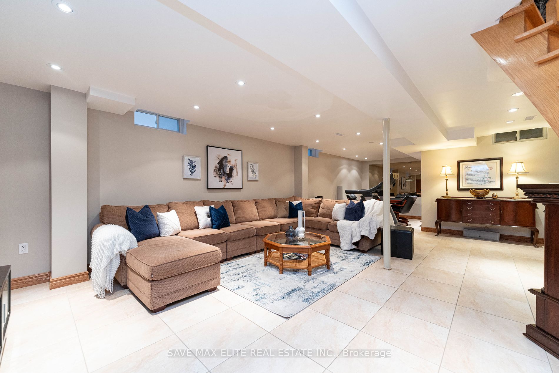169 Kingsbridge Garden Circ