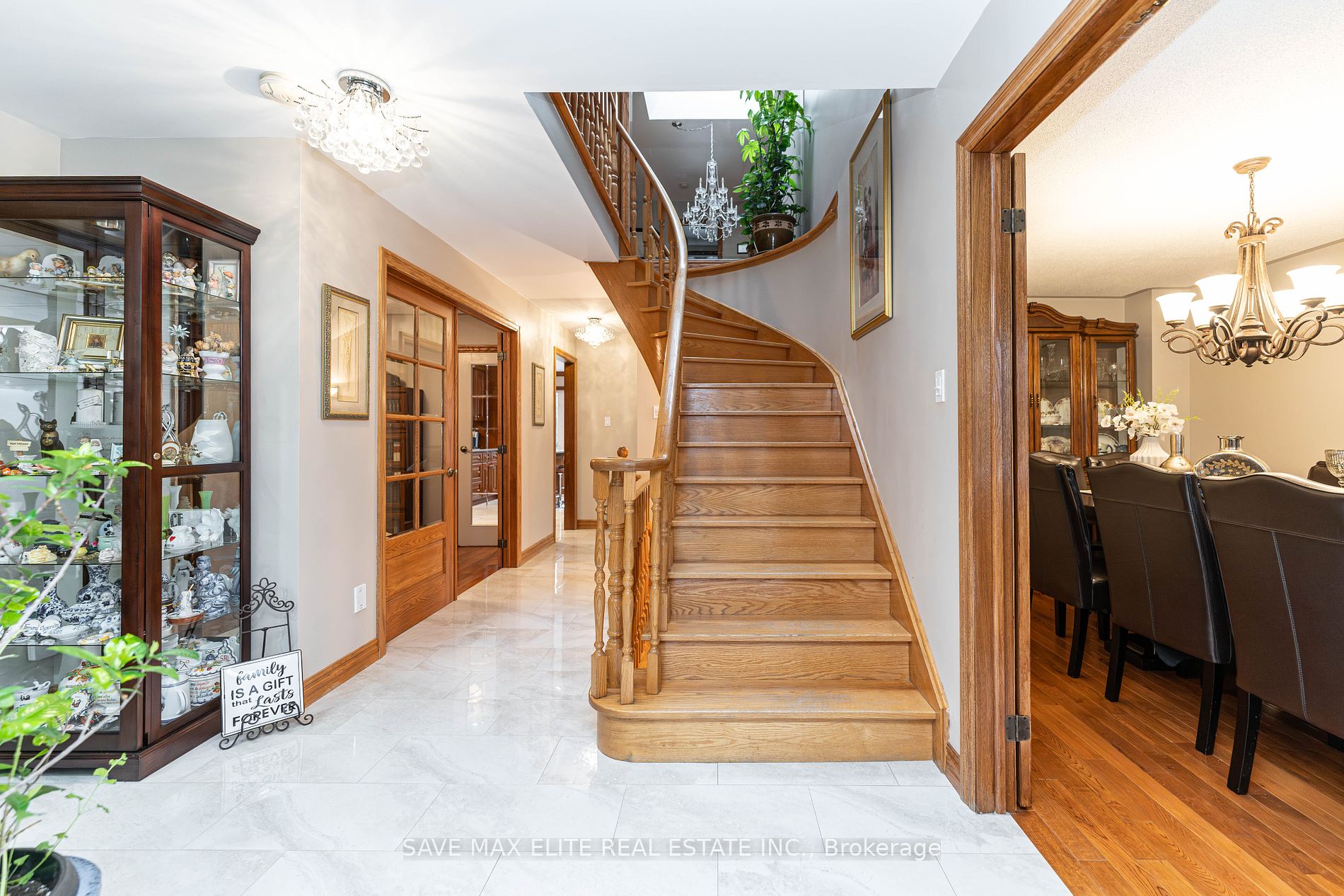 169 Kingsbridge Garden Circ