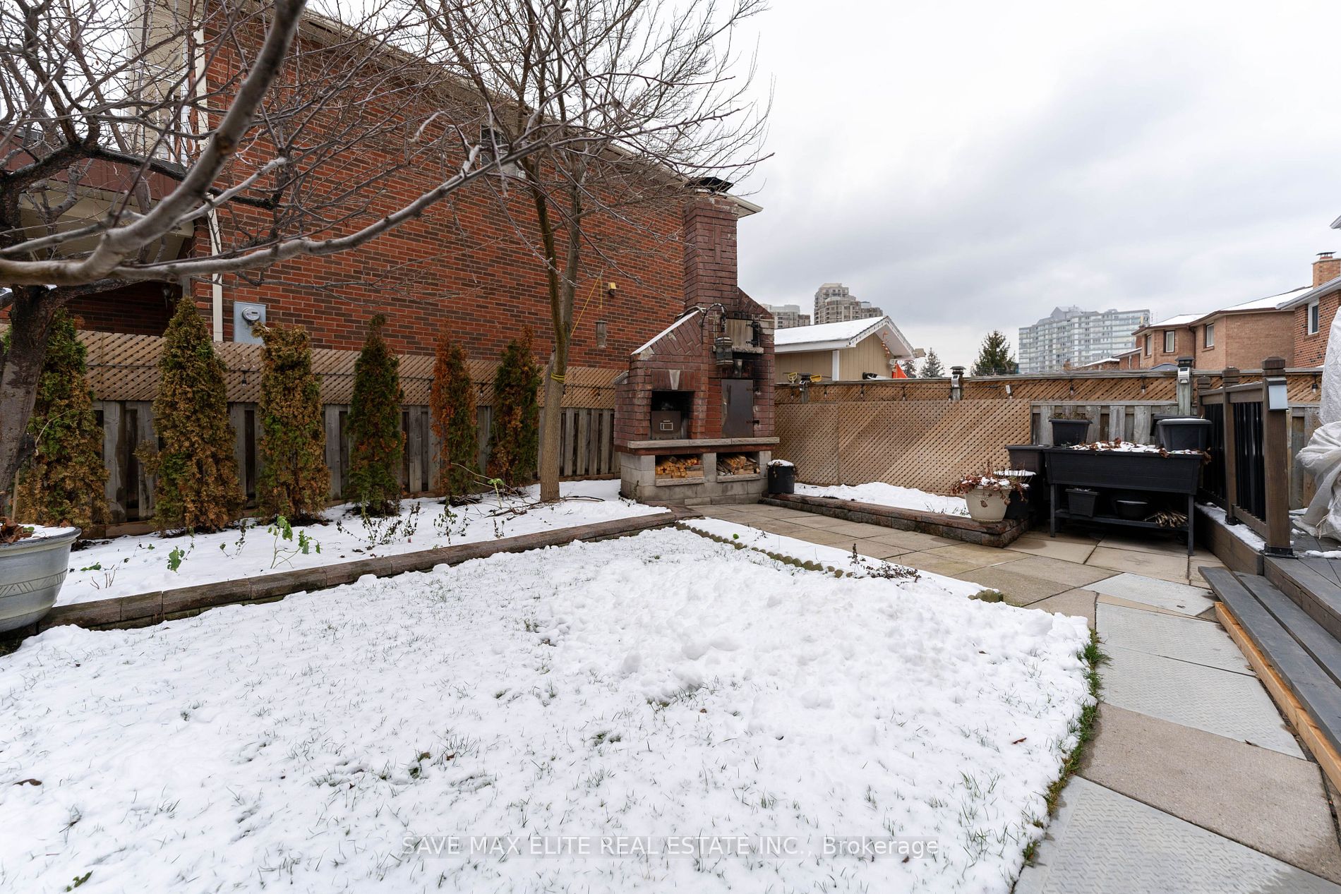 169 Kingsbridge Garden Circ