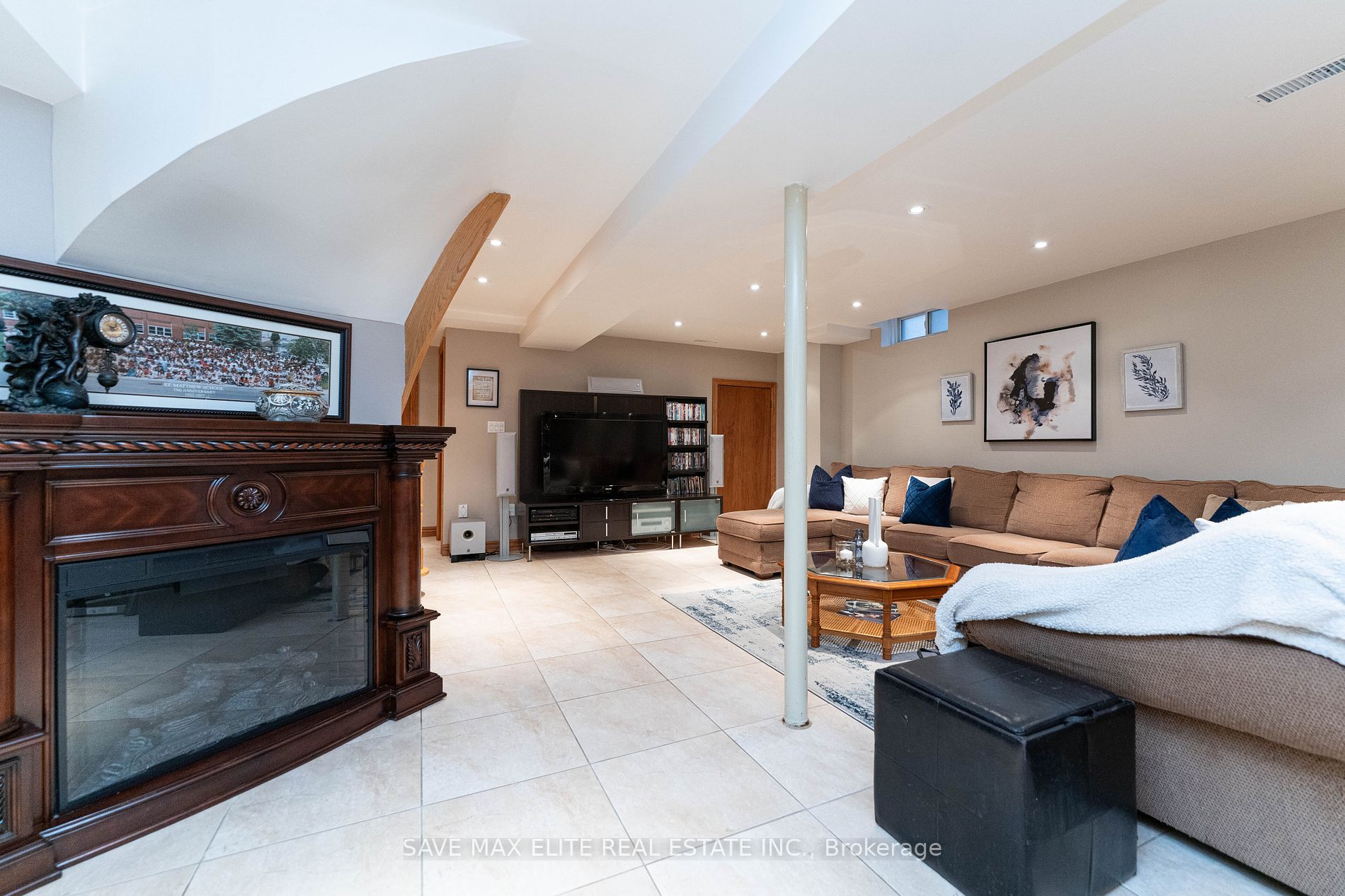 169 Kingsbridge Garden Circ