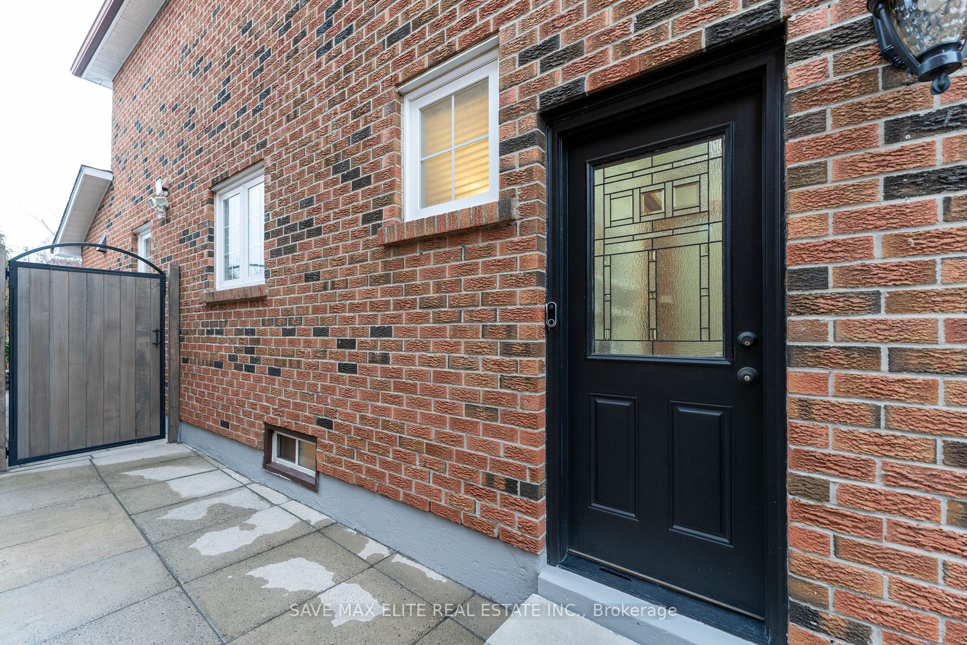 169 Kingsbridge Garden Circ