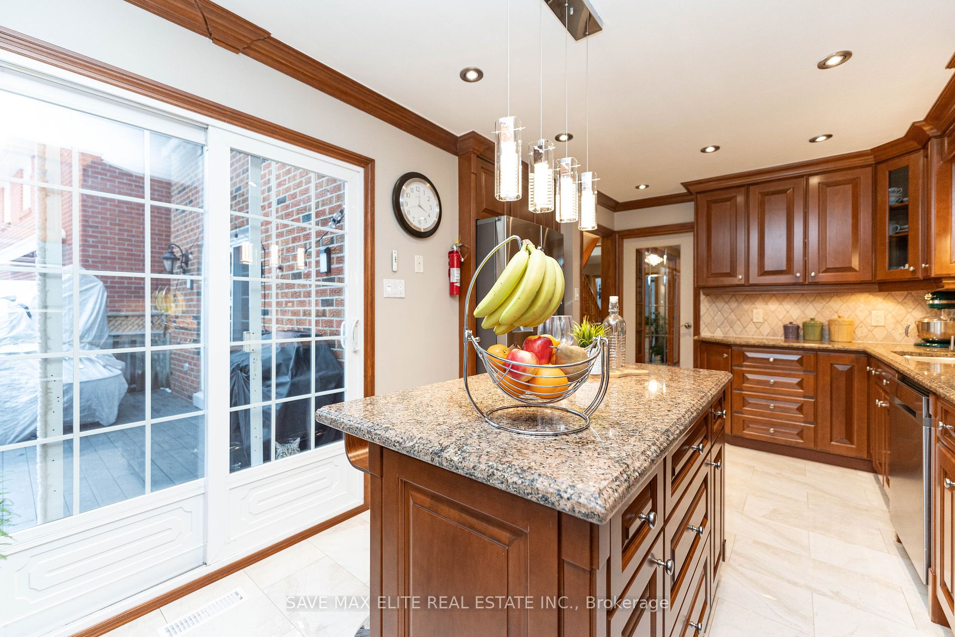169 Kingsbridge Garden Circ