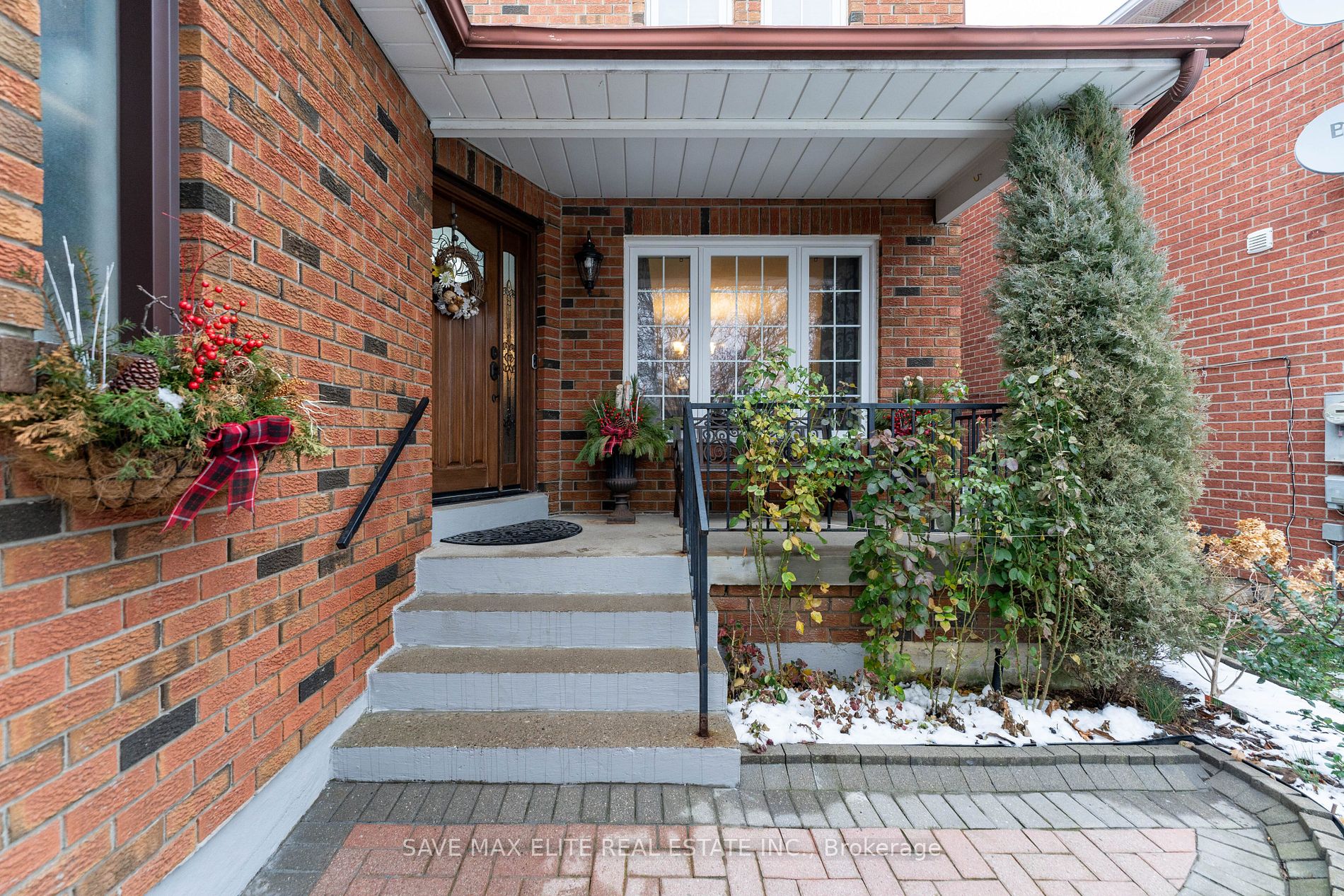 169 Kingsbridge Garden Circ