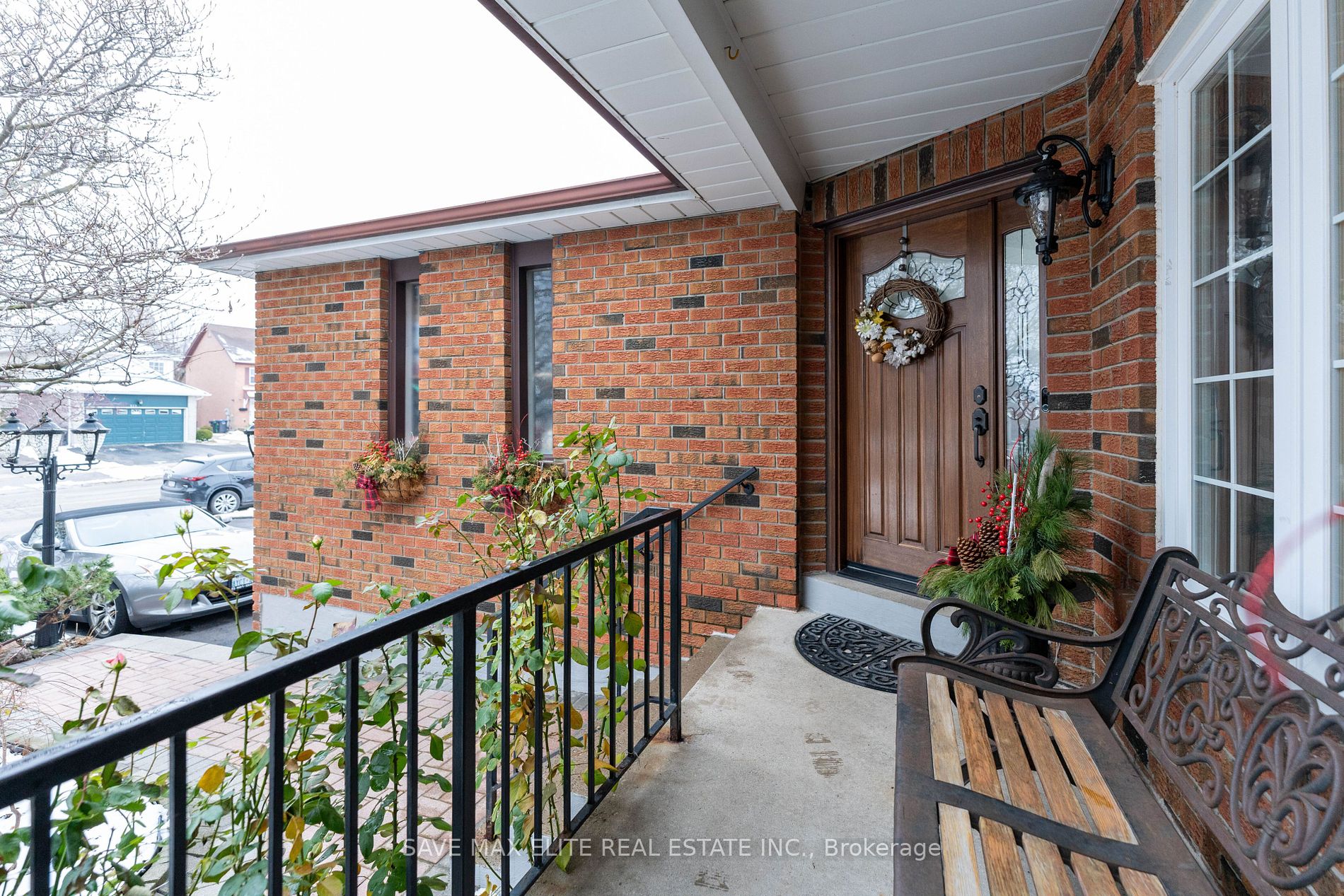 169 Kingsbridge Garden Circ