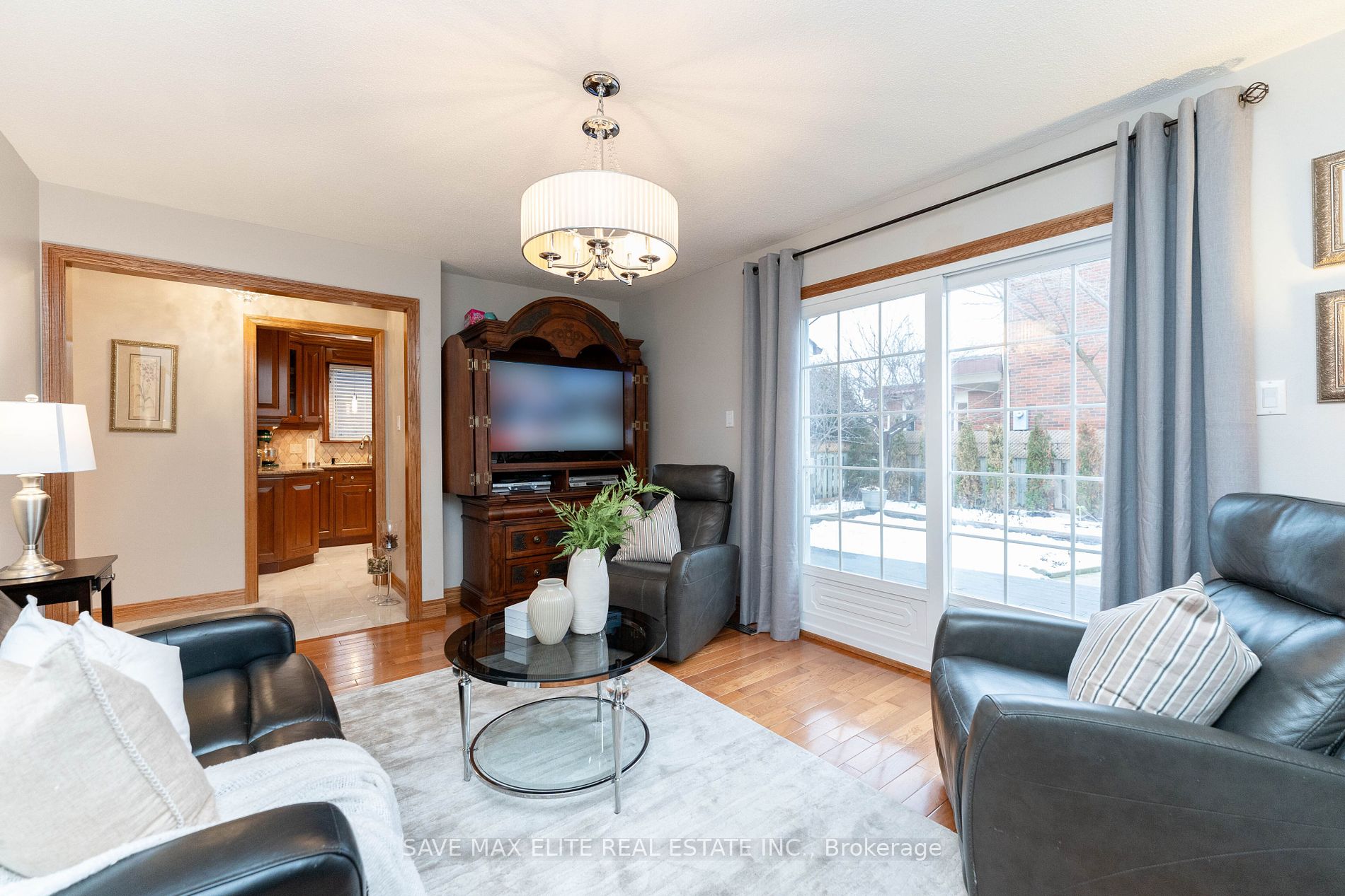 169 Kingsbridge Garden Circ