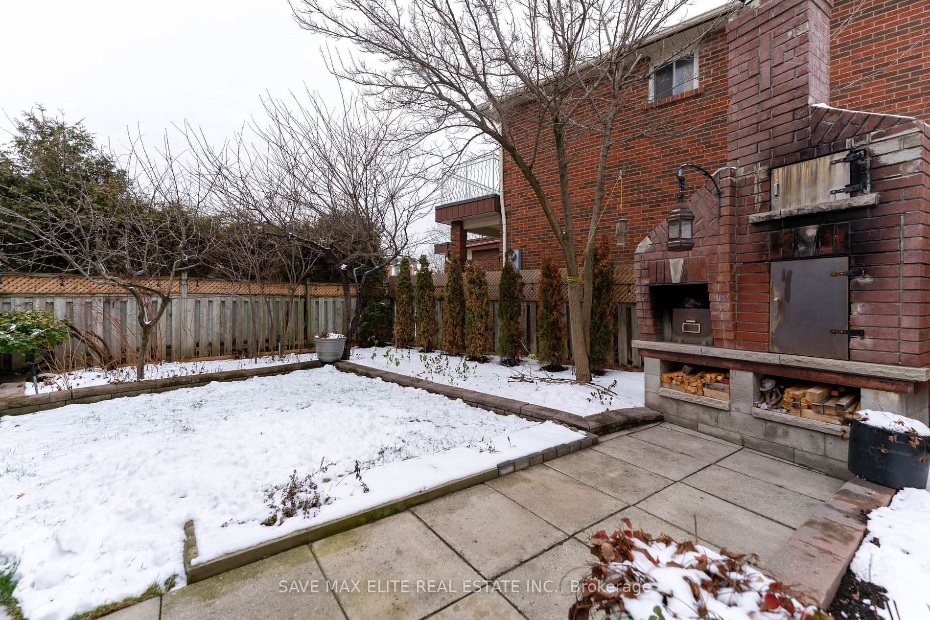 169 Kingsbridge Garden Circ