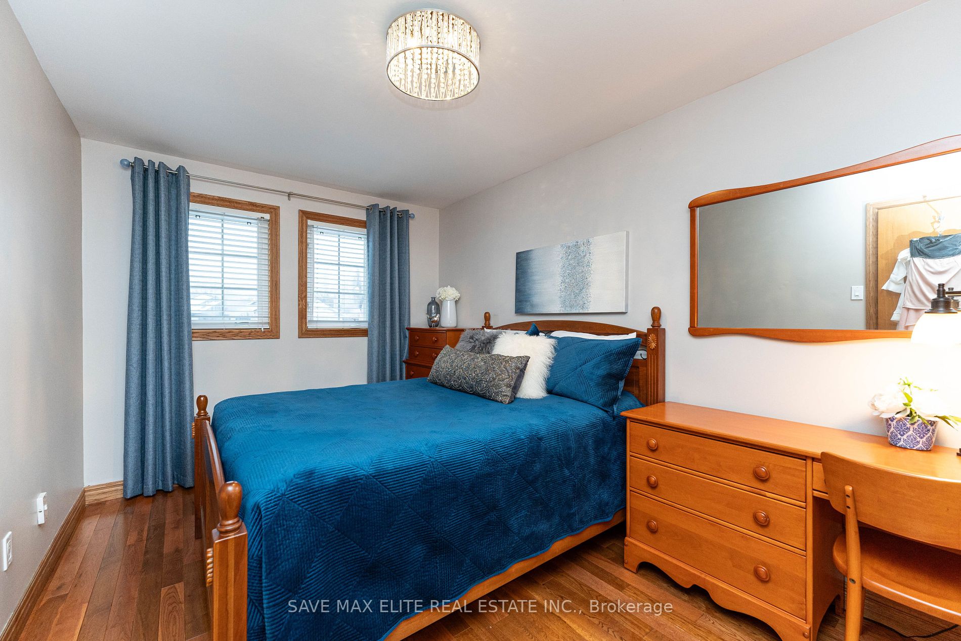 169 Kingsbridge Garden Circ