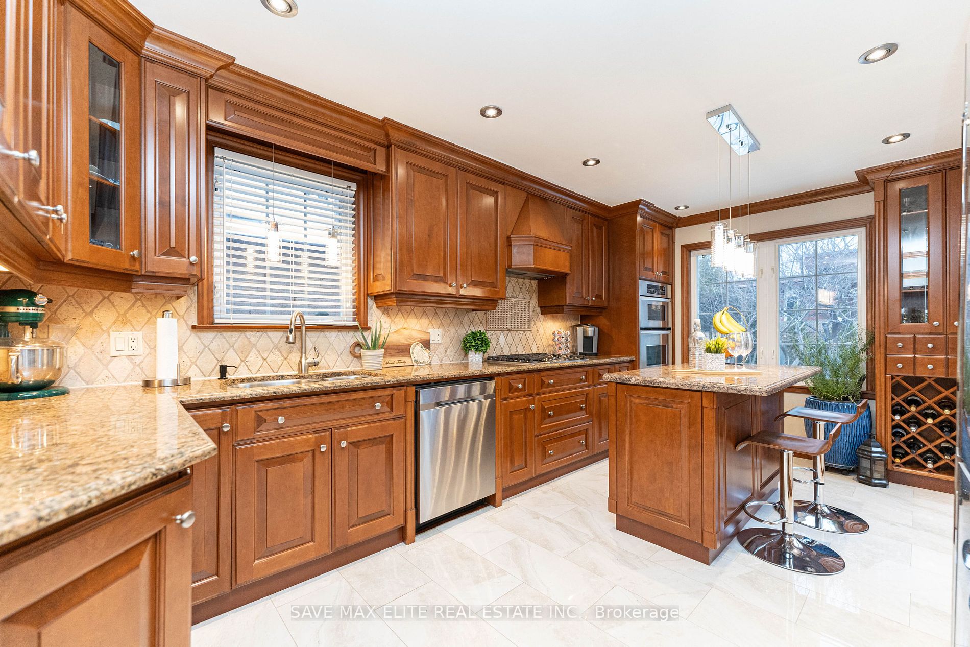 169 Kingsbridge Garden Circ