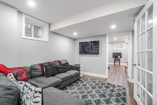 449 Coombs Court S