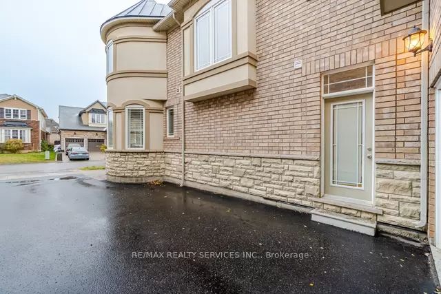 449 Coombs Court S