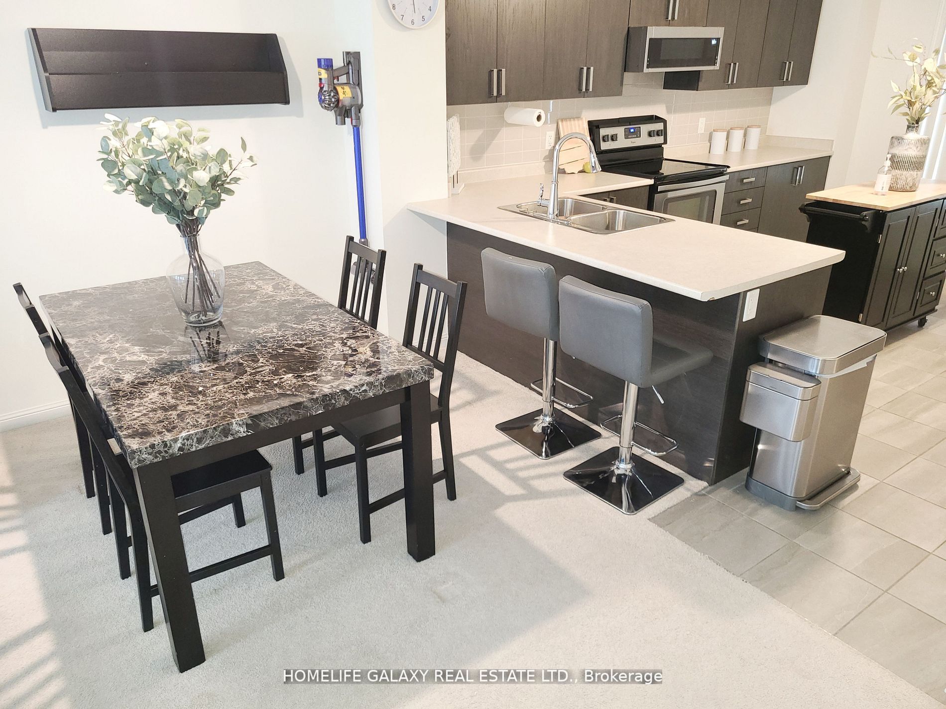 1 Beckenrose Court, #108