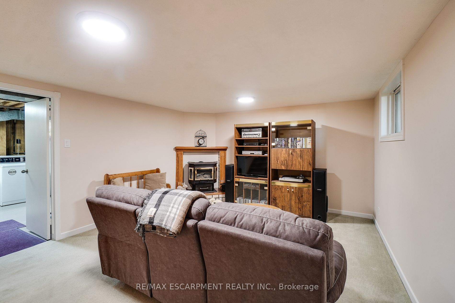 3467 Geneva Pl