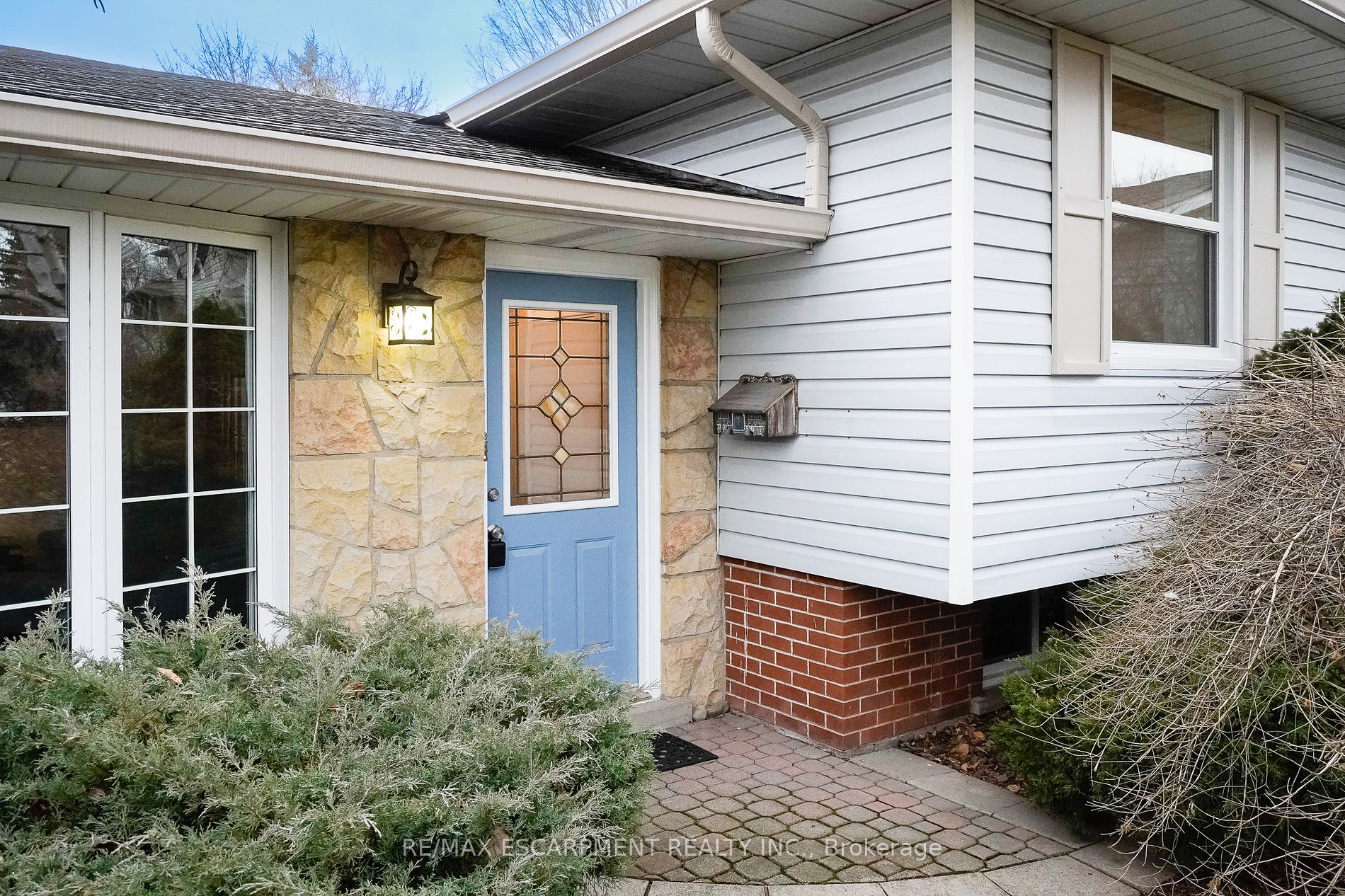 3467 Geneva Pl