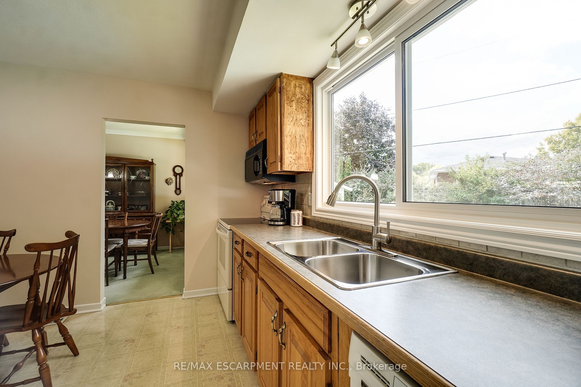 3467 Geneva Pl