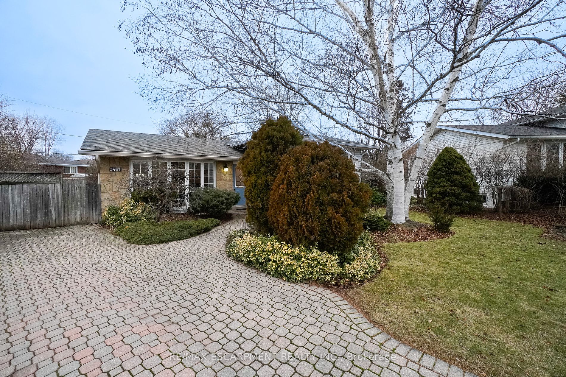 3467 Geneva Pl
