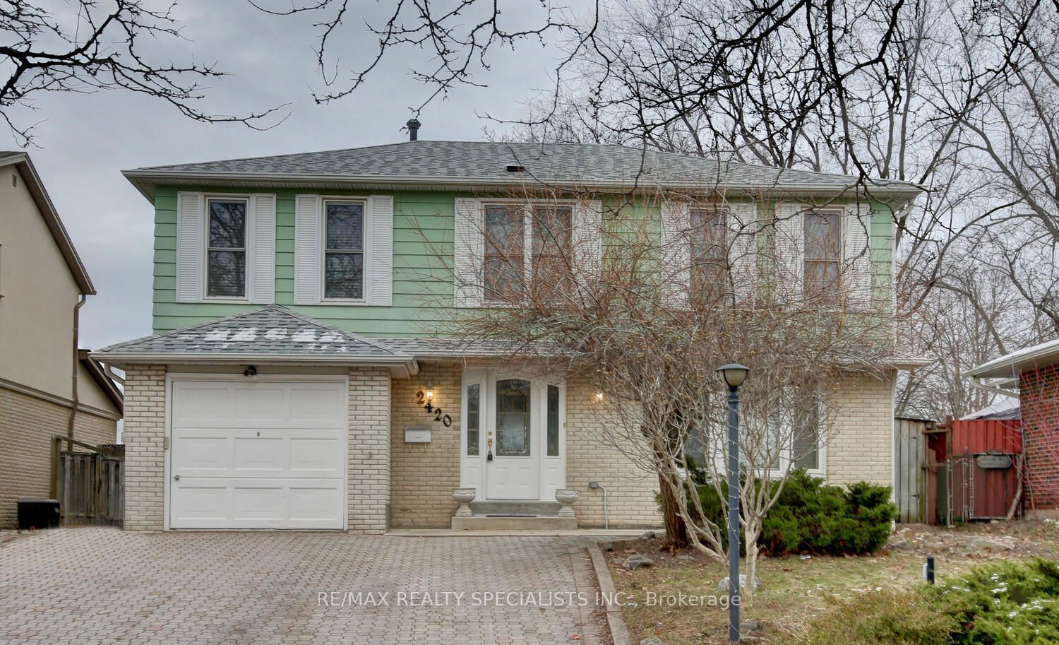2420 Winthrop Cres