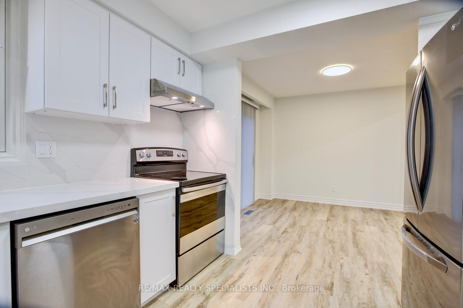 2420 Winthrop Cres