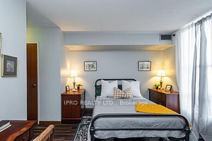 17 Knightsbridge Rd, #1910