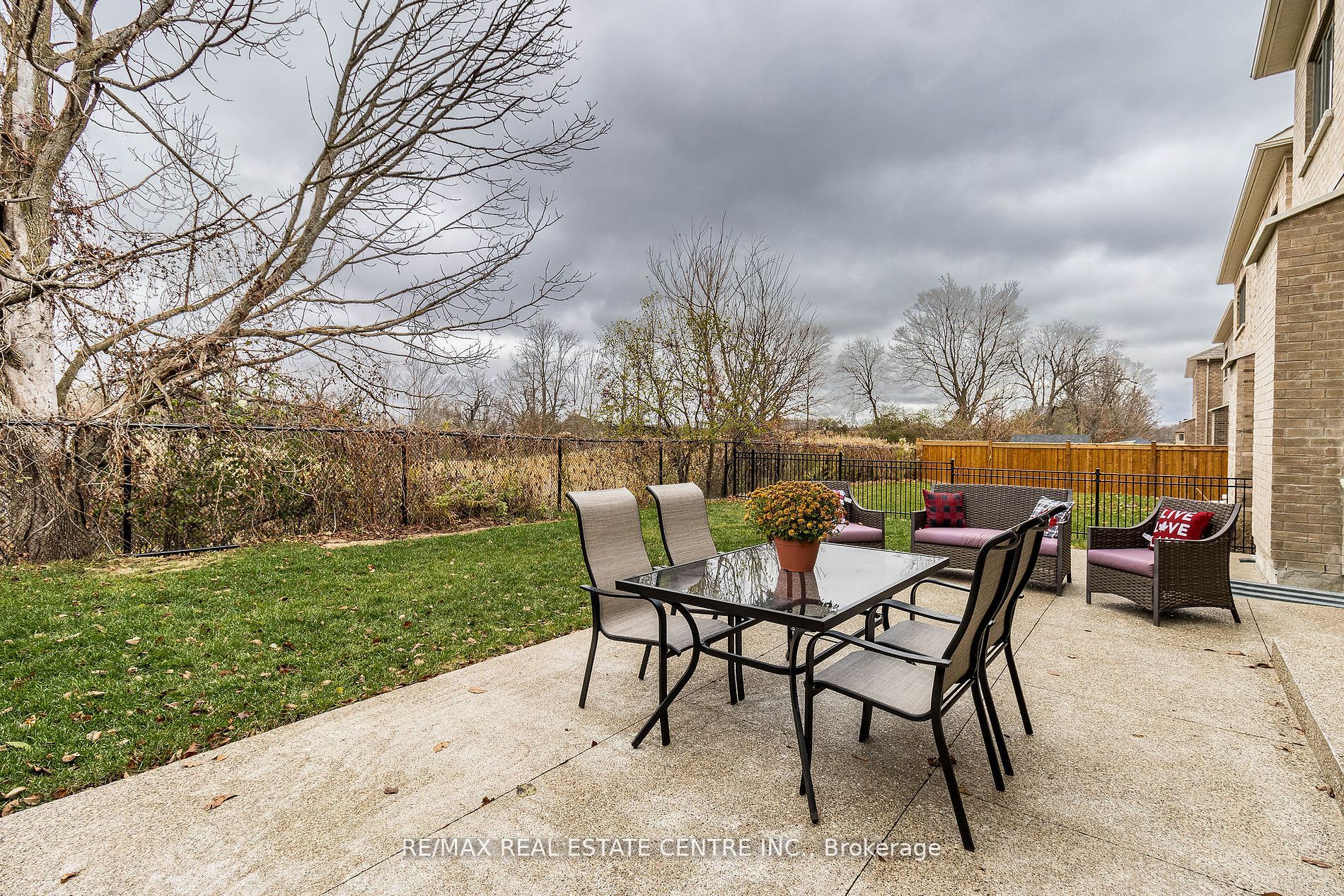35 Arthur Griffin Cres