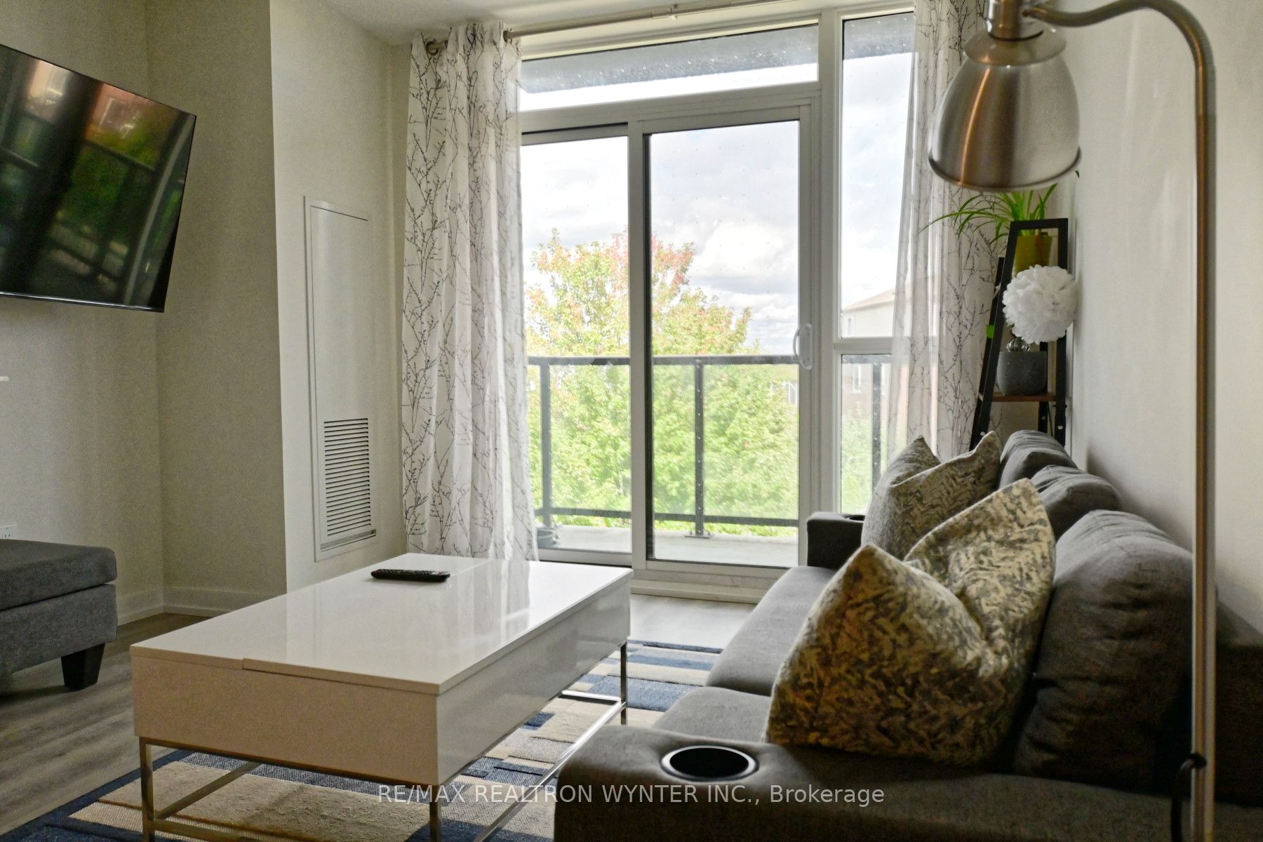 2300 St. Clair Ave W, #328
