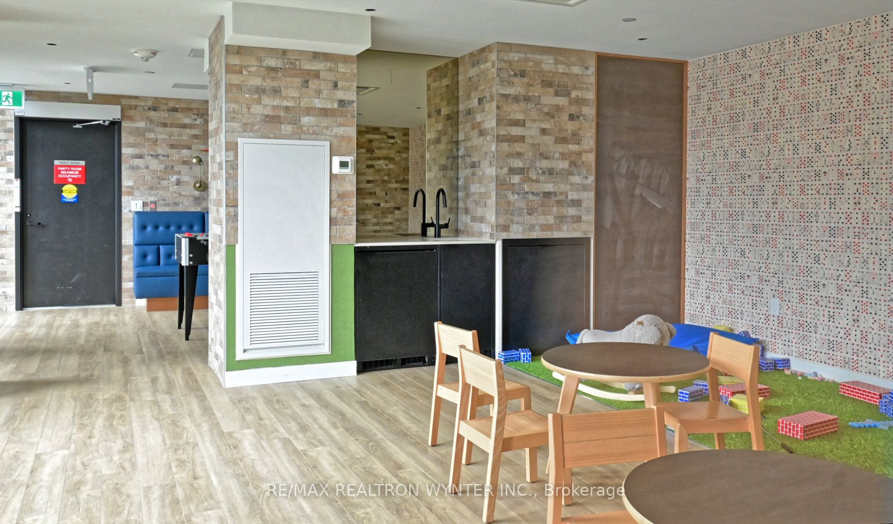2300 St. Clair Ave W, #328