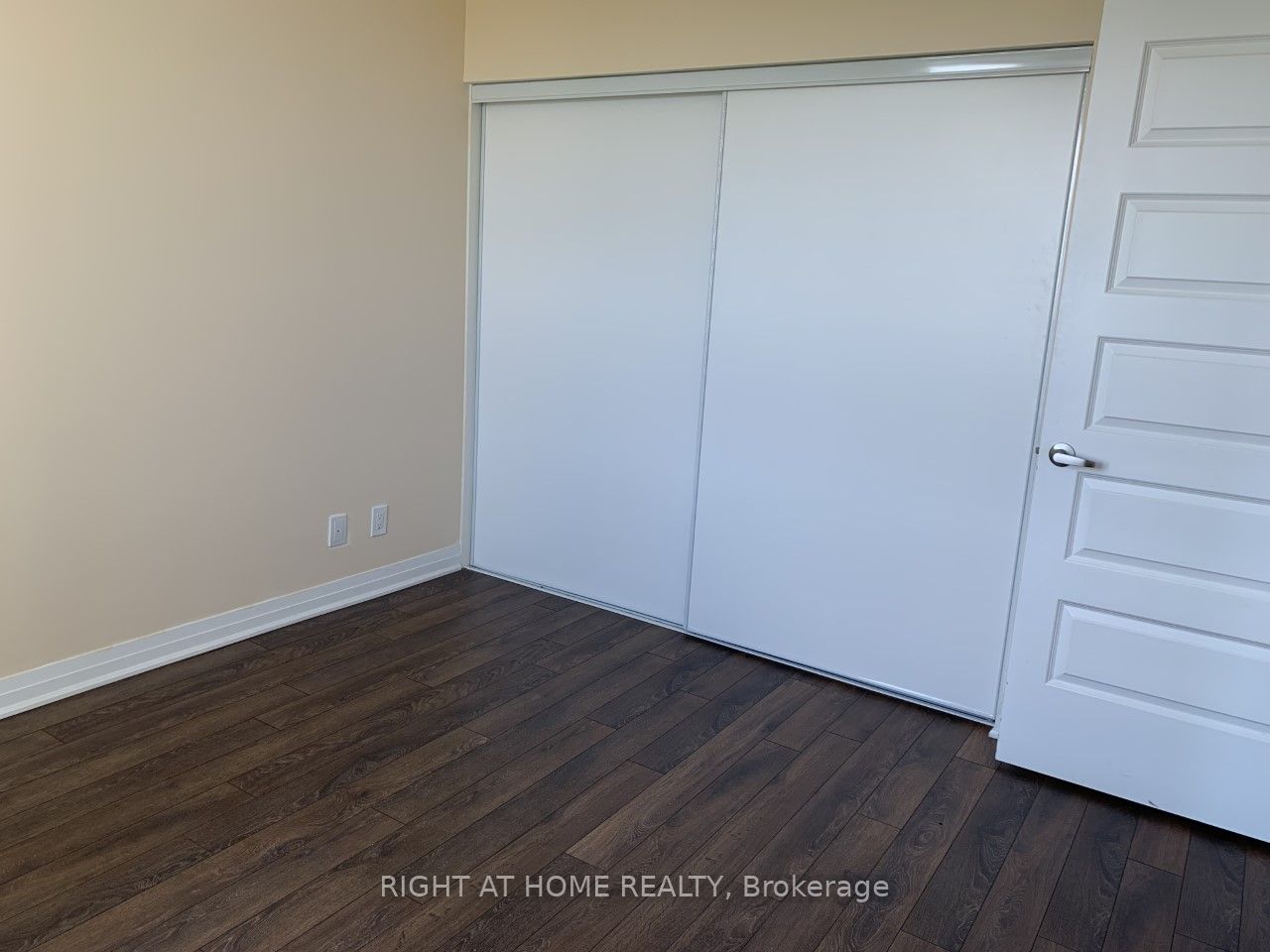 1105 Leger Way E, #527