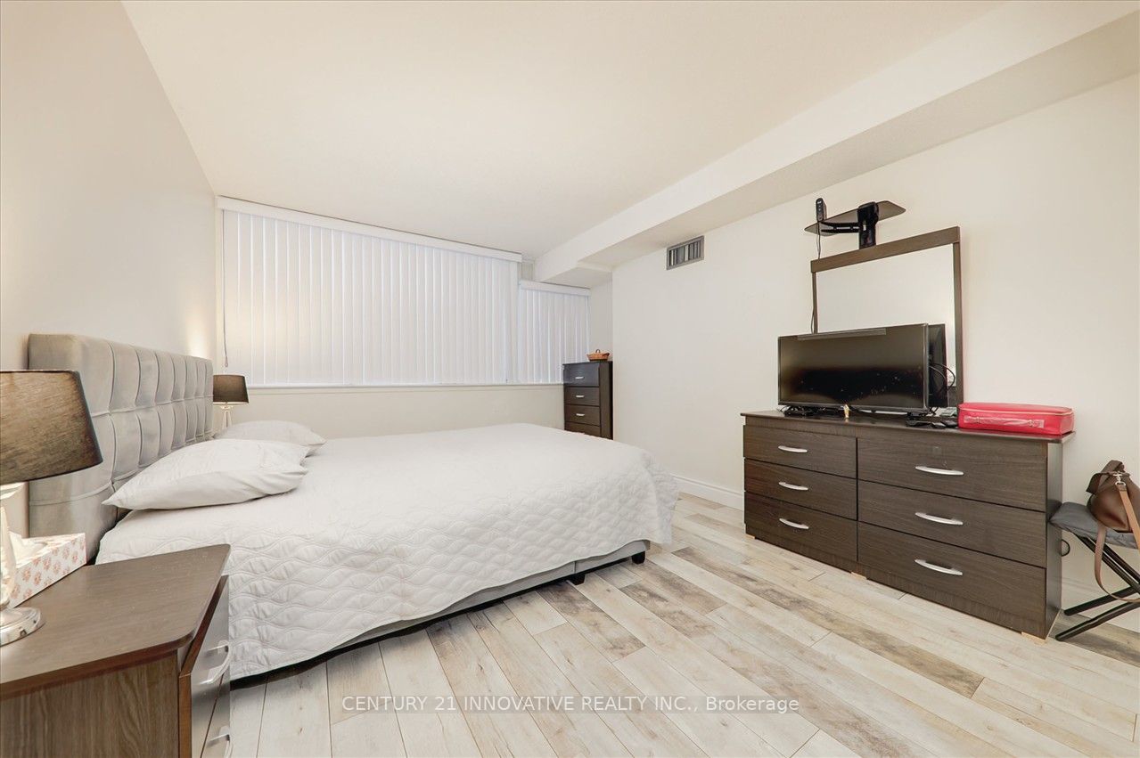 10 Markbrook Lane, #1004