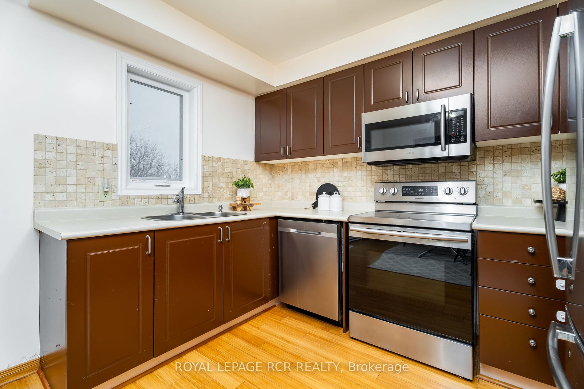 234 Howard Crescent