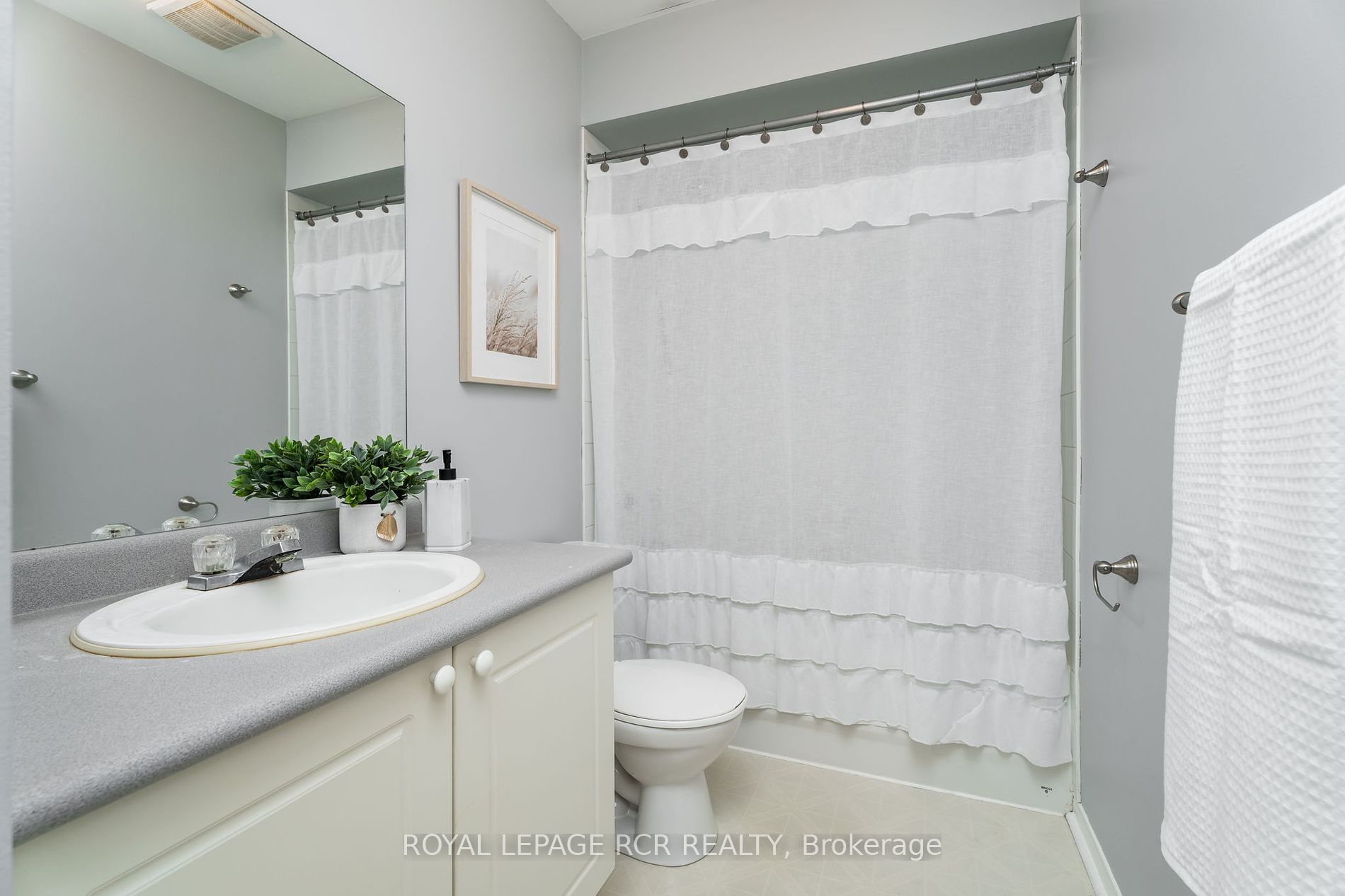 234 Howard Crescent