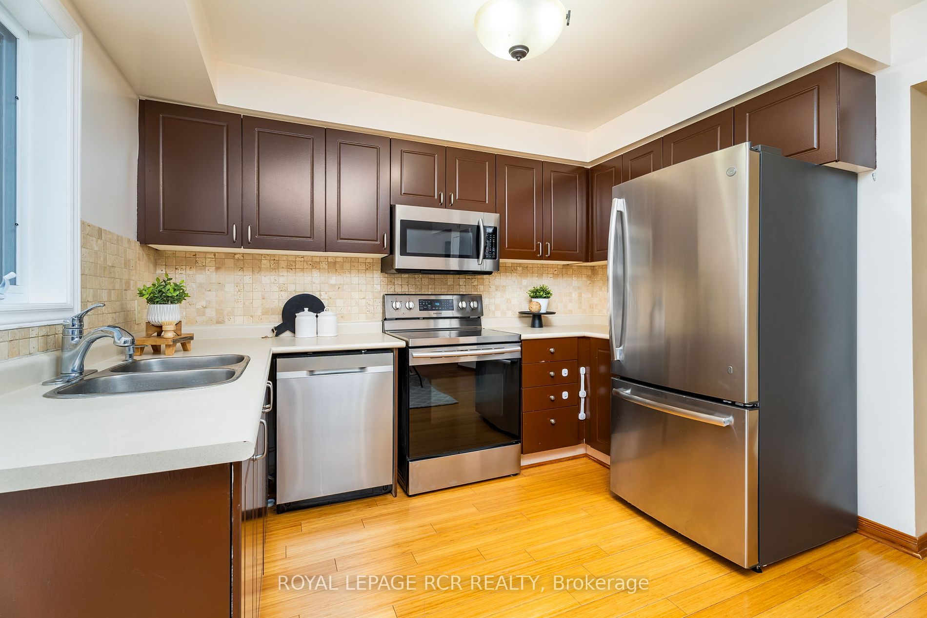 234 Howard Crescent