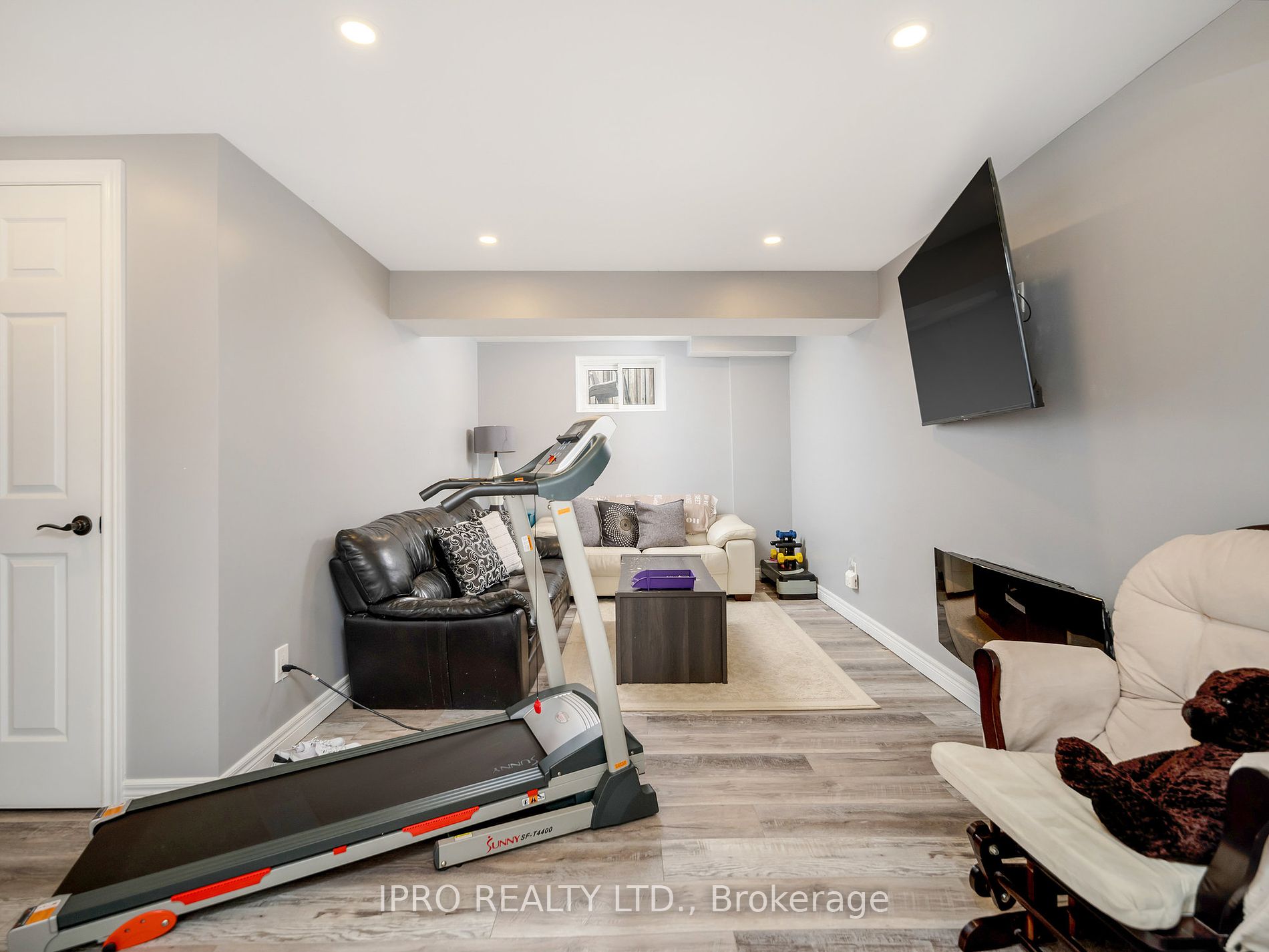 38 Birchway Place