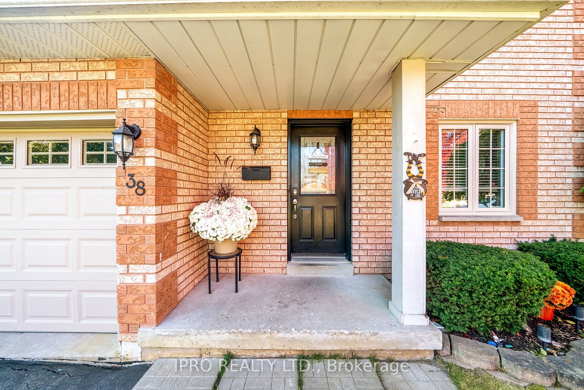 38 Birchway Place