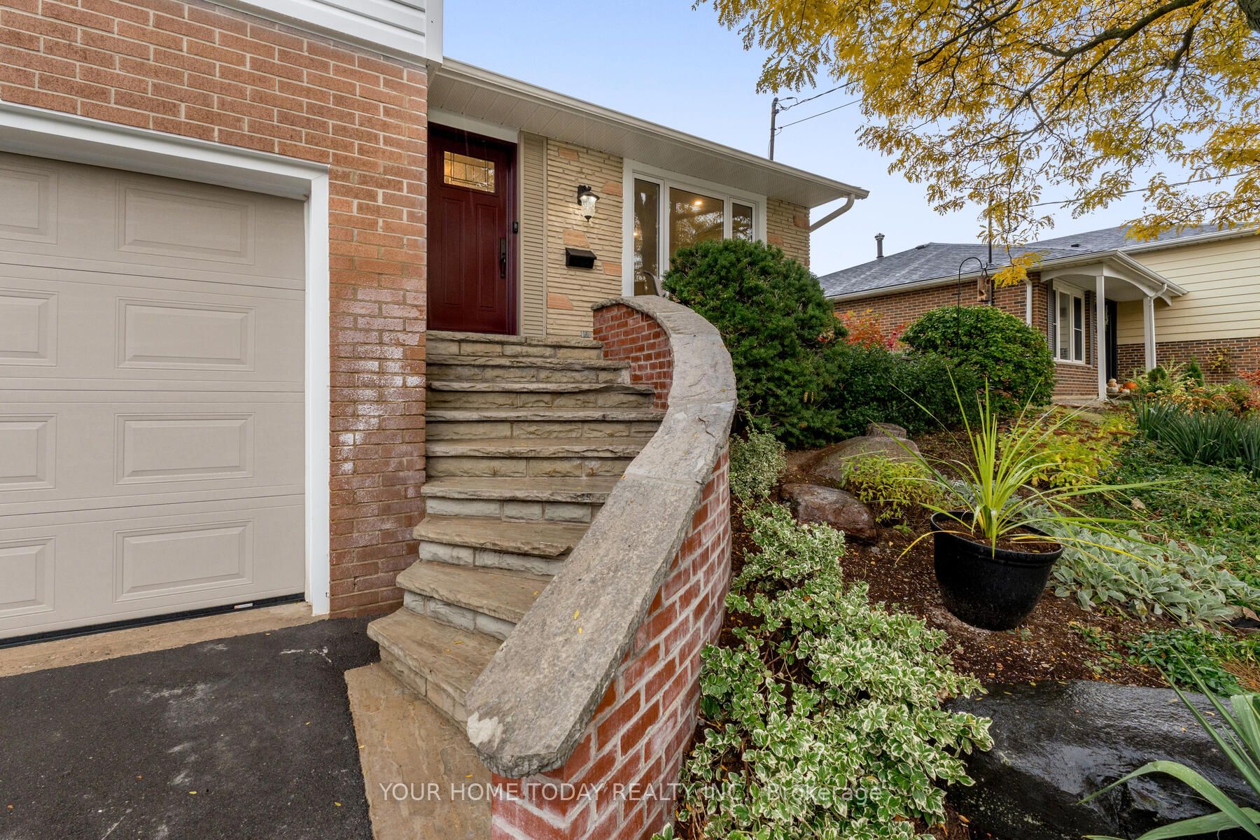 3 Regan Cres