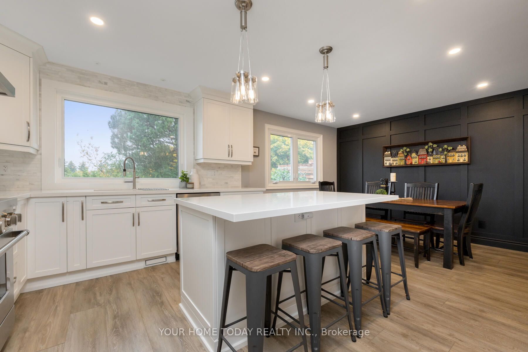 3 Regan Cres