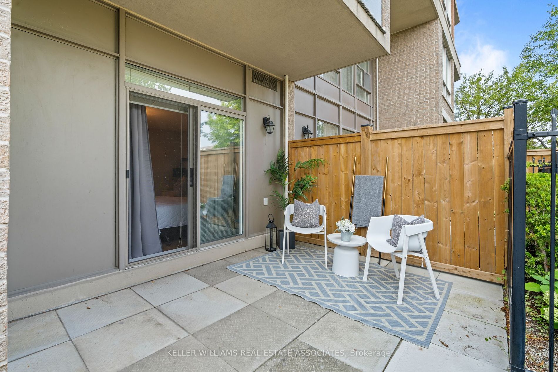 1150 Parkwest Pl, #107