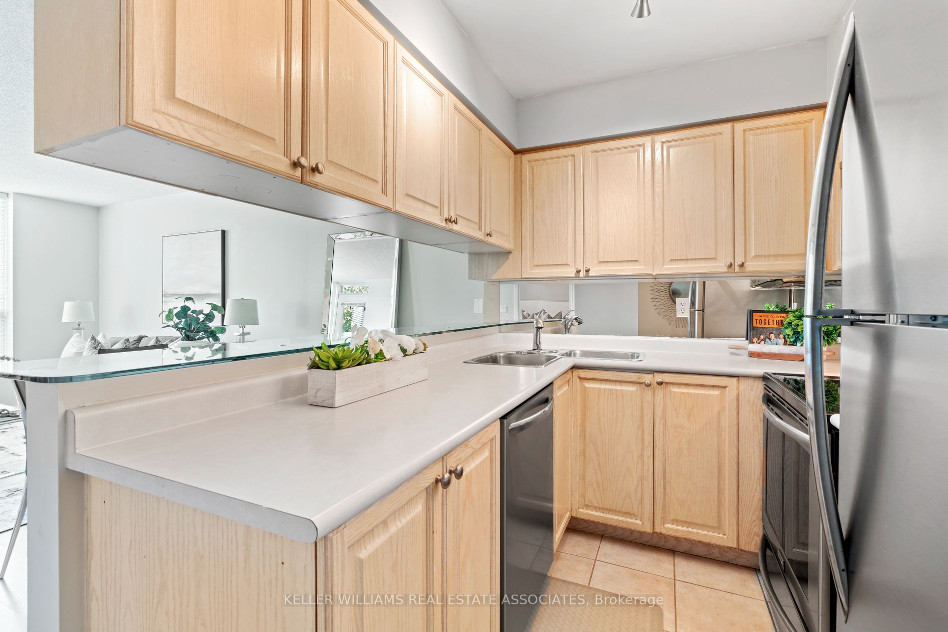 1150 Parkwest Pl, #107