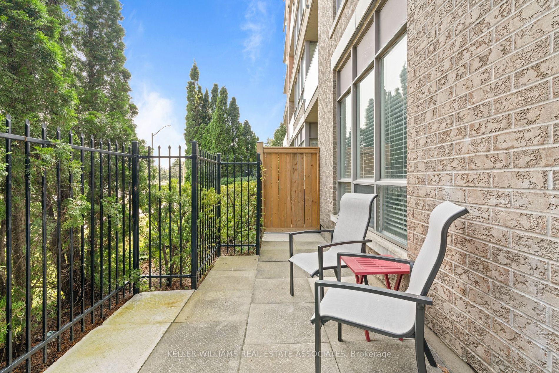 1150 Parkwest Pl, #107