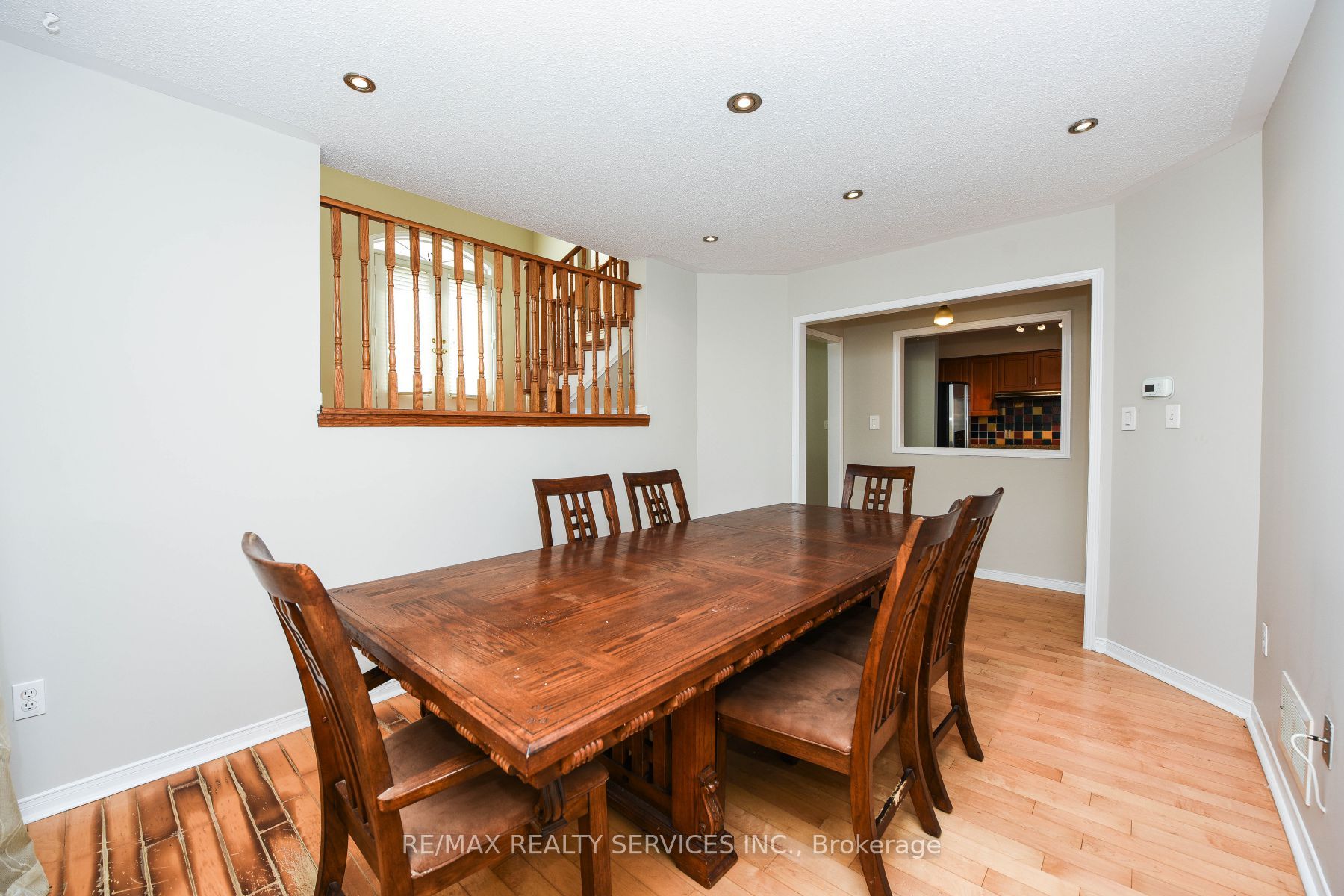 33 Poplar Plains Rd