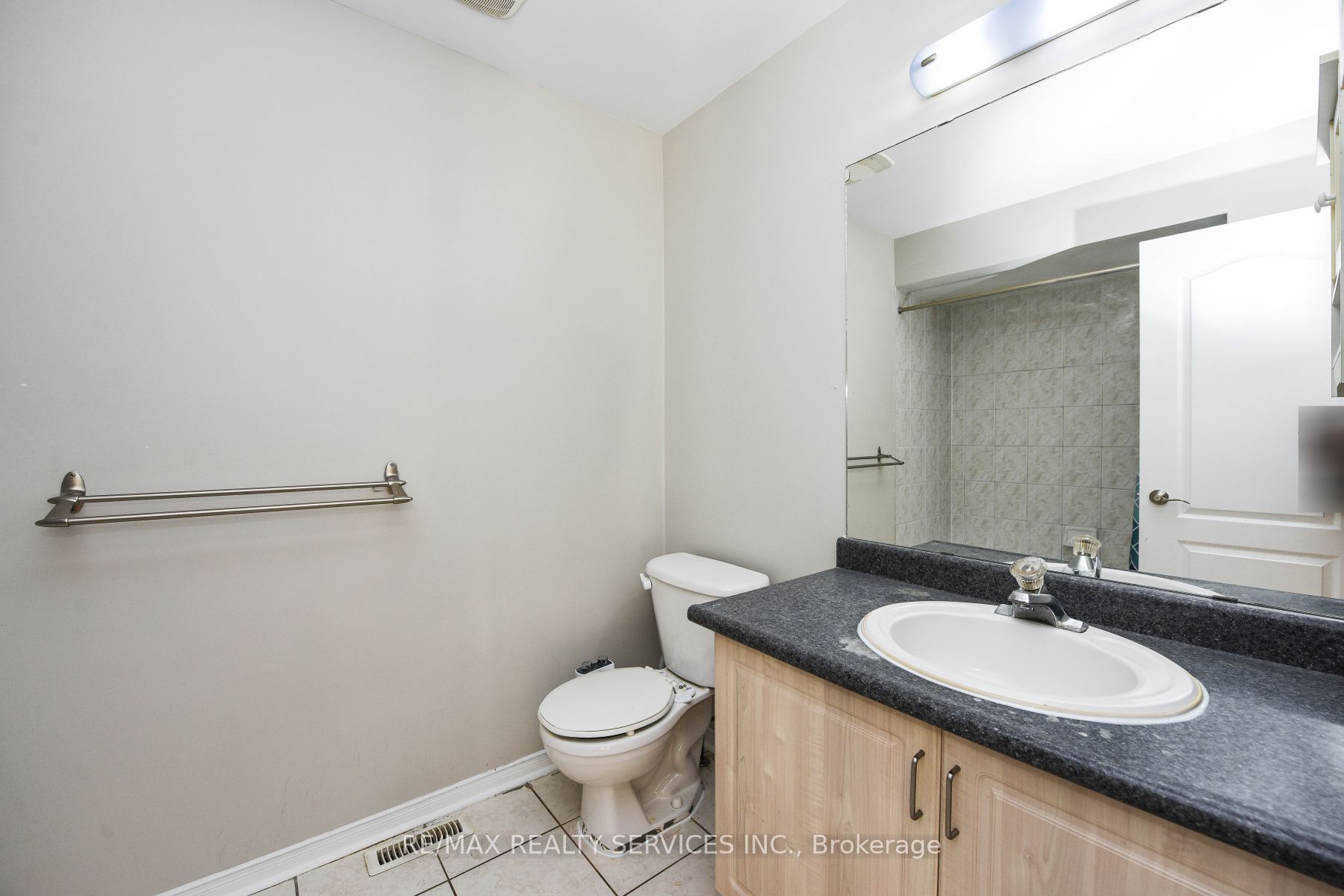 33 Poplar Plains Rd